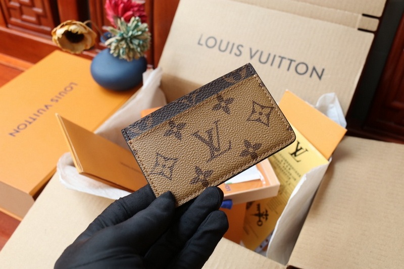 LV Wallets 273